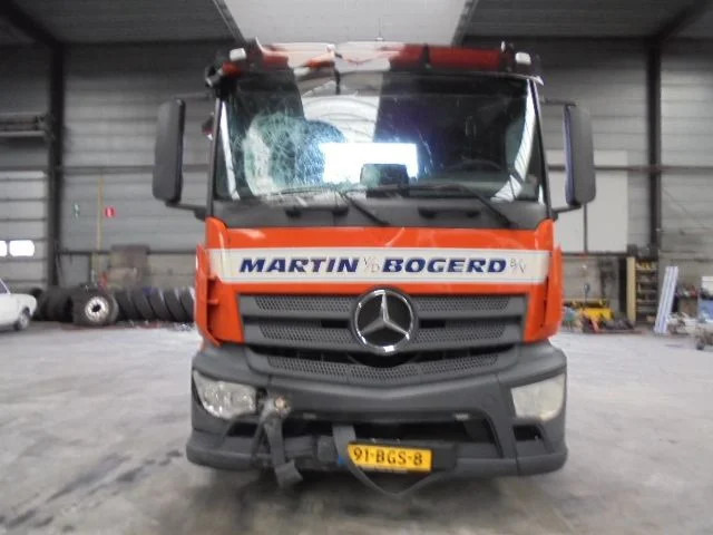Mercedes-Benz Antos 1832 CABINE SCHADE - Tracteur routier: photos 2 Mercedes-Benz Antos 1832 CABINE SCHADE - Tracteur routier: photos 2