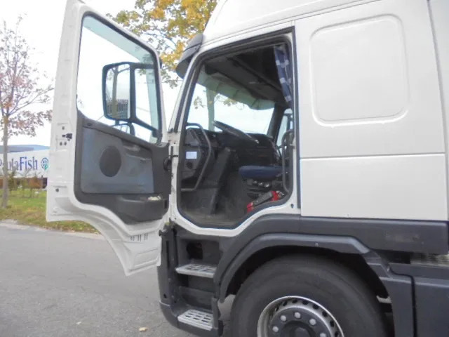 Volvo FM 400 GLOBETROTTER ADR NL TRUCK - Tracteur routier: photos 5 Volvo FM 400 GLOBETROTTER ADR NL TRUCK - Tracteur routier: photos 5