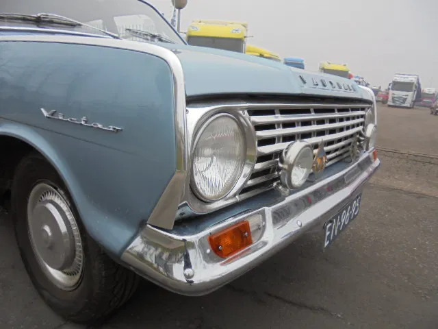 Vauxhall Victor 101 SUPER - Berline: photos 3 Vauxhall Victor 101 SUPER - Berline: photos 3