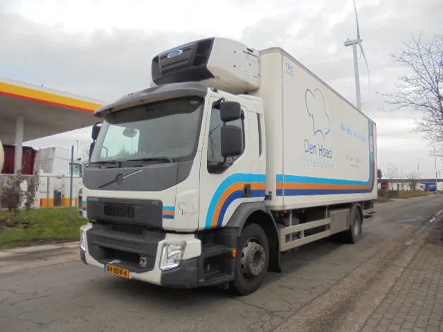 Volvo FE 250 CHEREAU NL TRUCK - Camion isothermique: photos 1 Volvo FE 250 CHEREAU NL TRUCK - Camion isothermique: photos 1