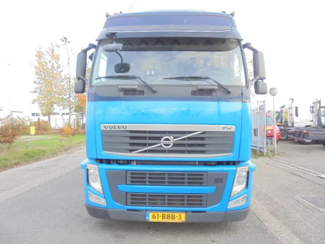 Volvo FH 420 6X2 NL TRUCK - Camion à rideaux coulissants: photos 2 Volvo FH 420 6X2 NL TRUCK - Camion à rideaux coulissants: photos 2
