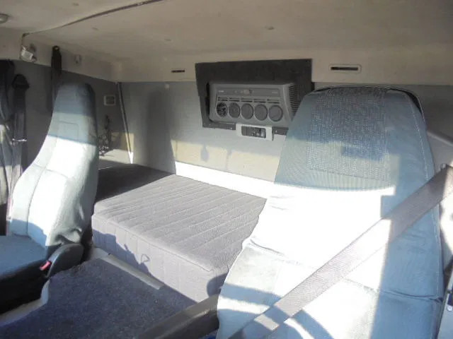 Camion porte-voitures Volvo FM 330 KAESBOHRER METAGO NL TRUCK: photos 13 Camion porte-voitures Volvo FM 330 KAESBOHRER METAGO NL TRUCK: photos 13