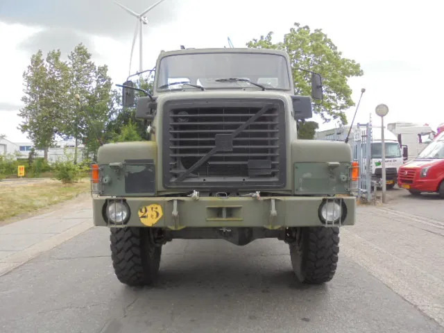 Camion plateau, Camion grue Volvo N 10 6X6 L + FASSI 3X IN STOCK: photos 12