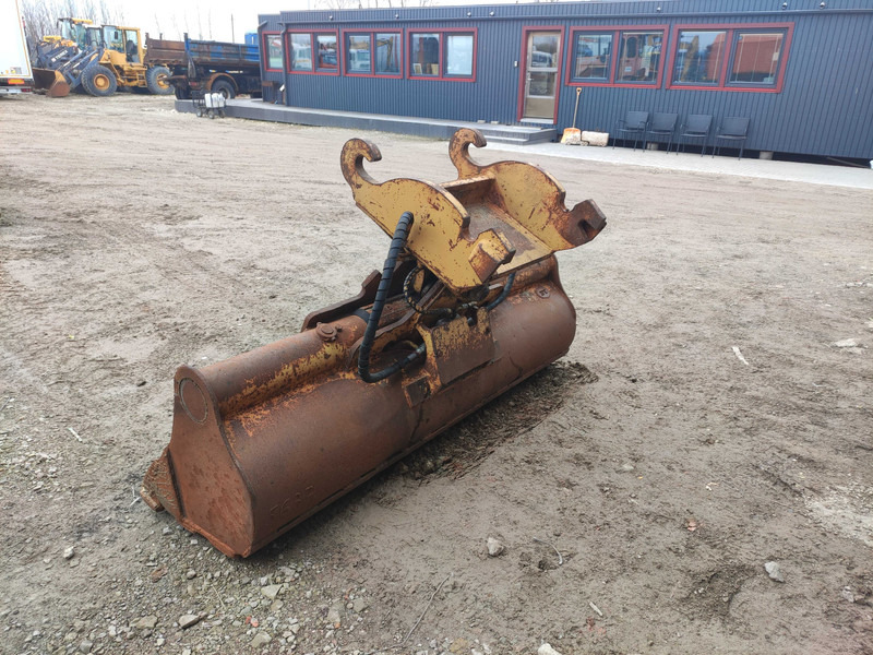 Caterpillar 315 bucket - Godet: photos 3 Caterpillar 315 bucket - Godet: photos 3