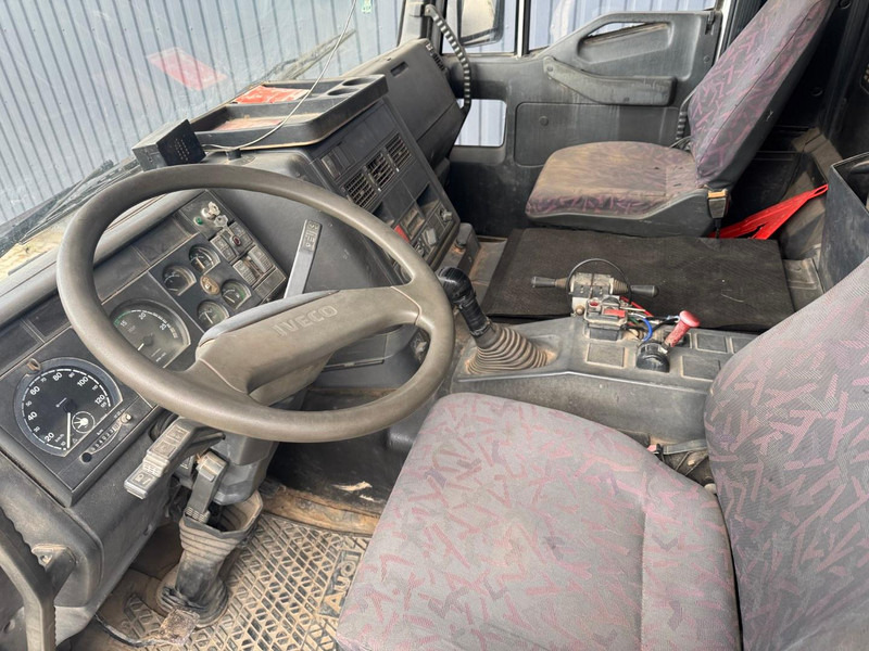 Camion benne Iveco Trakker 410E42, manual pump: photos 8