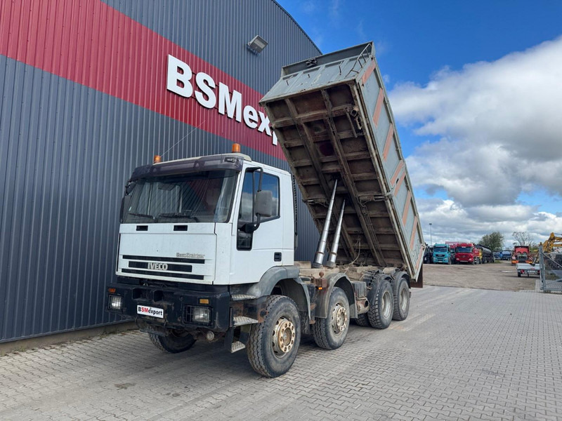 Camion benne Iveco Trakker 410E42, manual pump: photos 6