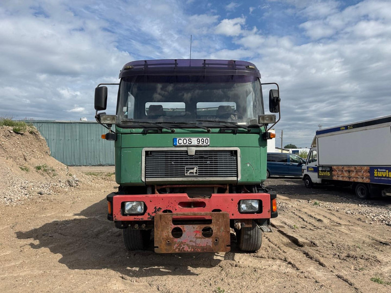 MAN 27.402, 6x6 - Camion benne: photos 2 MAN 27.402, 6x6 - Camion benne: photos 2