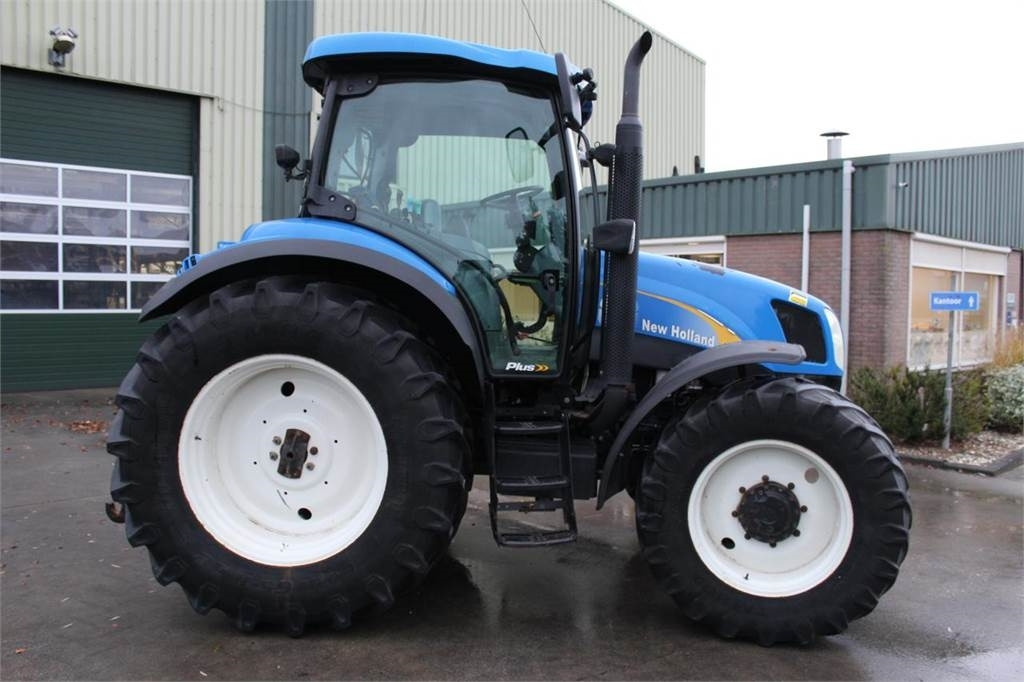 New Holland T6010 Plus - Tracteur agricole: photos 4 New Holland T6010 Plus - Tracteur agricole: photos 4
