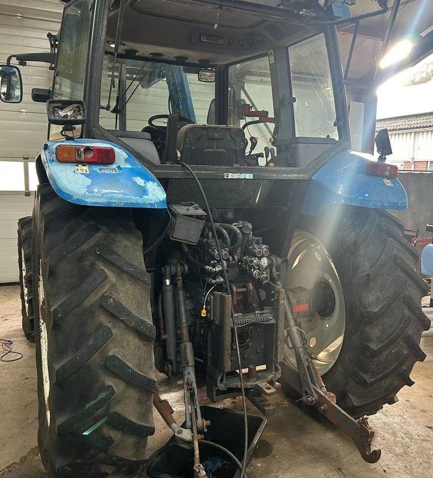 New Holland TS 90 - Tracteur agricole: photos 5 New Holland TS 90 - Tracteur agricole: photos 5