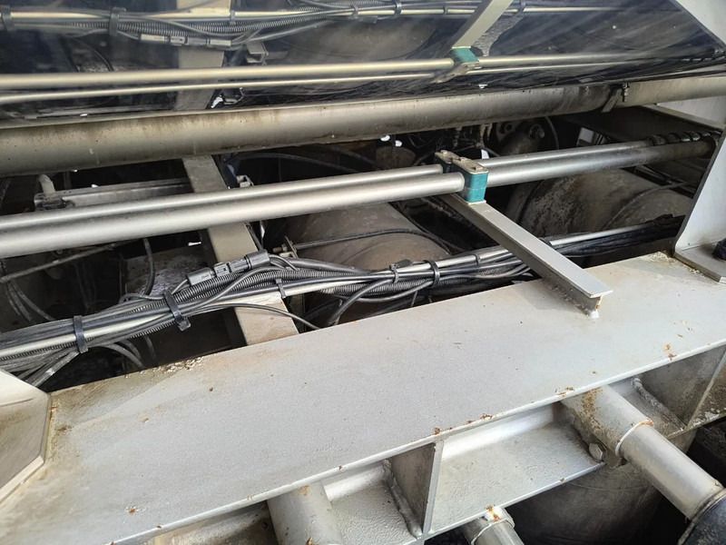 Semi-remorque citerne pour transport de lait ETA 29000L INSULATED INOX TANK - 1 COMP - PUMP: photos 13 Semi-remorque citerne pour transport de lait ETA 29000L INSULATED INOX TANK - 1 COMP - PUMP: photos 13