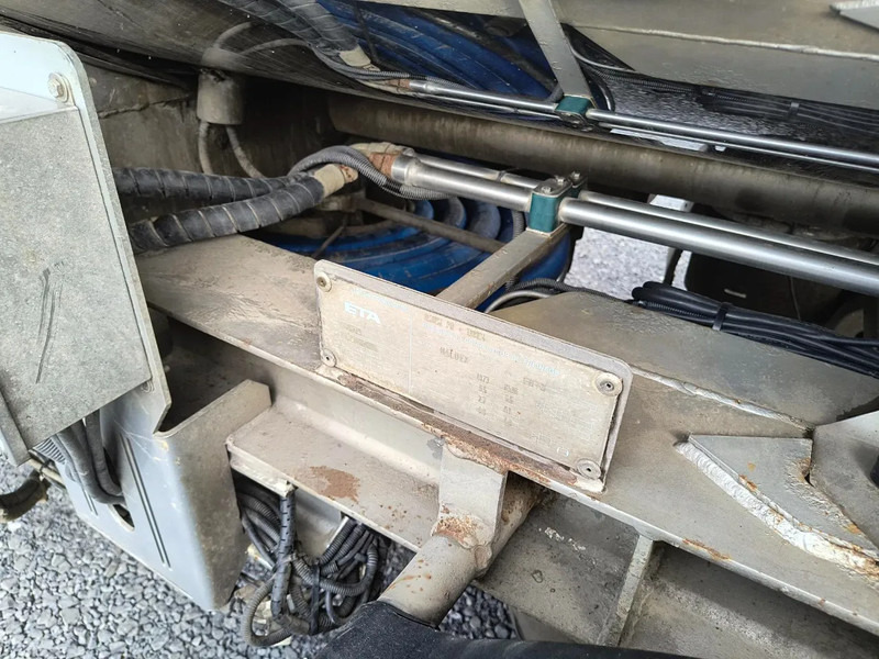 Semi-remorque citerne pour transport de lait ETA 29000L INSULATED INOX TANK - 1 COMP - PUMP: photos 12 Semi-remorque citerne pour transport de lait ETA 29000L INSULATED INOX TANK - 1 COMP - PUMP: photos 12