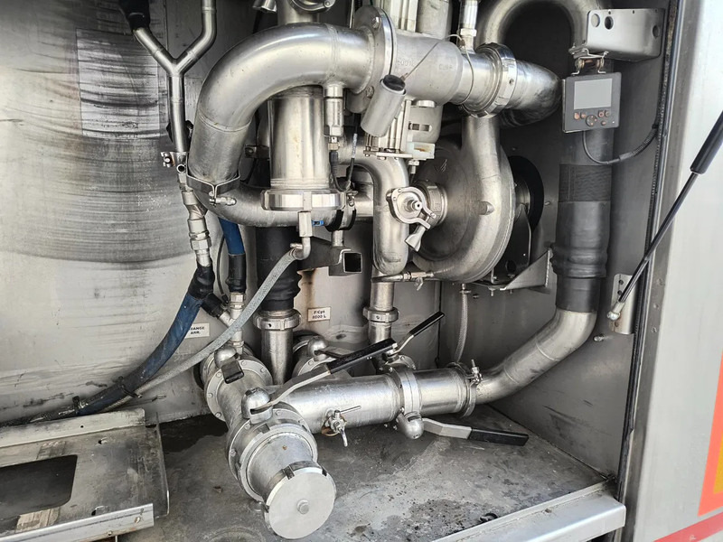 Semi-remorque citerne pour transport de lait ETA 29000L INSULATED INOX TANK - 1 COMP - PUMP: photos 8 Semi-remorque citerne pour transport de lait ETA 29000L INSULATED INOX TANK - 1 COMP - PUMP: photos 8