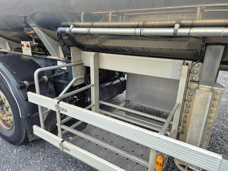 Semi-remorque citerne pour transport de lait Magyar 29000L INSULATED INOX TANK - 1 COMP: photos 13 Semi-remorque citerne pour transport de lait Magyar 29000L INSULATED INOX TANK - 1 COMP: photos 13
