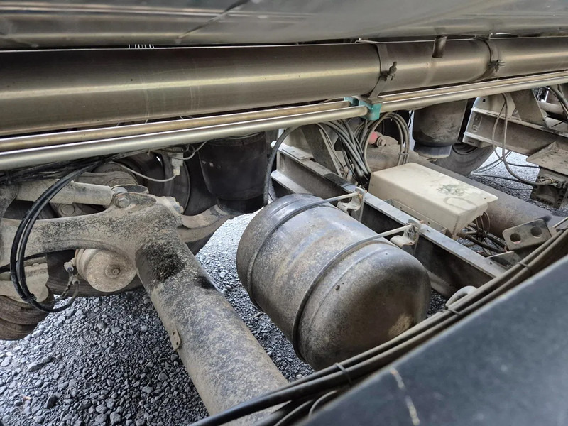 Semi-remorque citerne pour transport de lait Magyar 29000L INSULATED INOX TANK - 1 COMP: photos 17 Semi-remorque citerne pour transport de lait Magyar 29000L INSULATED INOX TANK - 1 COMP: photos 17