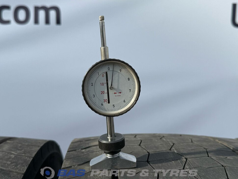 Bridgestone  - Pneu pour Camion: photos 3 Bridgestone  - Pneu pour Camion: photos 3