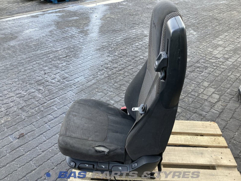 DAF CF Euro 6 Bestuurdersstoel DAF 1978886 - Siège pour Camion: photos 4 DAF CF Euro 6 Bestuurdersstoel DAF 1978886 - Siège pour Camion: photos 4