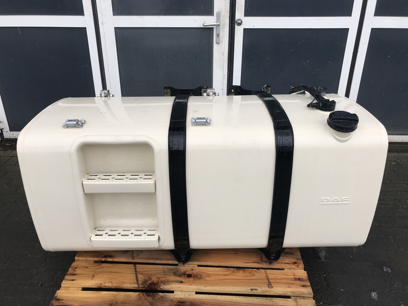 DAF - Réservoir de carburant pour Camion: photos 1 DAF - Réservoir de carburant pour Camion: photos 1