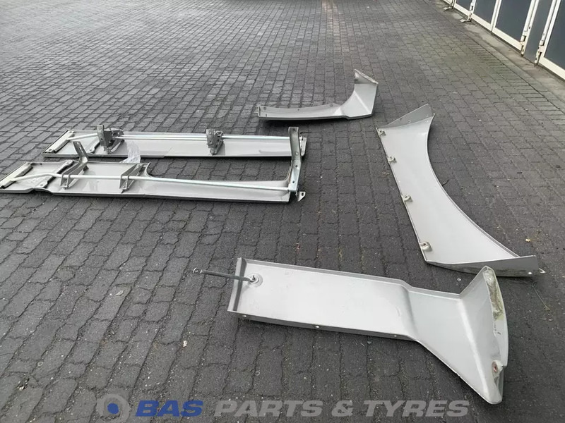 DAF XF106 Spoilerset DAF Super Space Cab L2H3 1836001 - Aérodynamique/ Spoilers pour Camion: photos 5 DAF XF106 Spoilerset DAF Super Space Cab L2H3 1836001 - Aérodynamique/ Spoilers pour Camion: photos 5