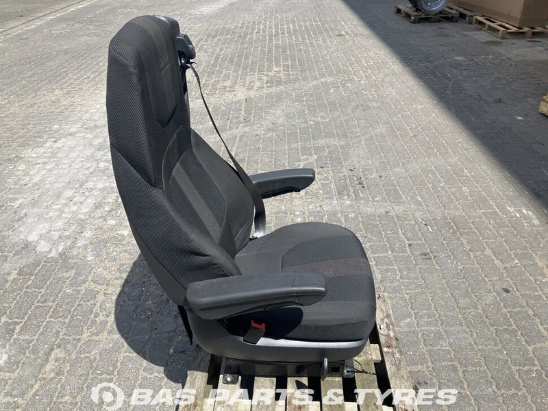 DAF XG Chauffeursstoel DAF 2296479 - Siège pour Camion: photos 2 DAF XG Chauffeursstoel DAF 2296479 - Siège pour Camion: photos 2