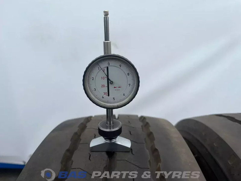 Goodyear Goodyear 245/70R17.5 143/146 J M+S 3PMSF gebruikte set - Pneu pour Camion: photos 3 Goodyear Goodyear 245/70R17.5 143/146 J M+S 3PMSF gebruikte set - Pneu pour Camion: photos 3