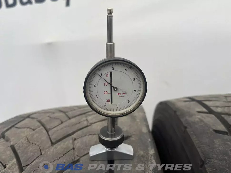 Goodyear Goodyear 315/70R22.5 154/152 M+S 3PMSF gebruikte set - Pneu pour Camion: photos 3 Goodyear Goodyear 315/70R22.5 154/152 M+S 3PMSF gebruikte set - Pneu pour Camion: photos 3