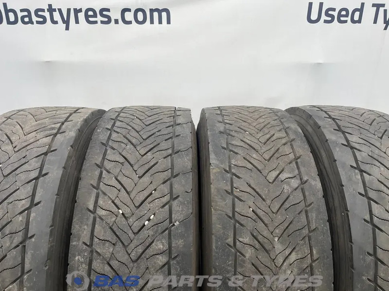 Goodyear Goodyear 315/70R22.5 154/152 M+S 3PMSF gebruikte set - Pneu pour Camion: photos 2 Goodyear Goodyear 315/70R22.5 154/152 M+S 3PMSF gebruikte set - Pneu pour Camion: photos 2