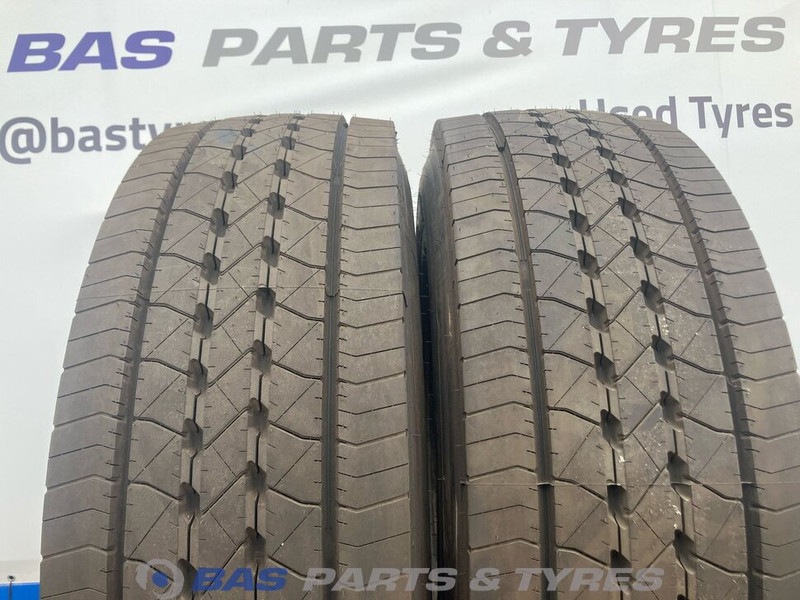 Goodyear Goodyear 315/70R22.5 156/150 M+S 3PMSF gebruikte set - Pneu pour Camion: photos 2 Goodyear Goodyear 315/70R22.5 156/150 M+S 3PMSF gebruikte set - Pneu pour Camion: photos 2