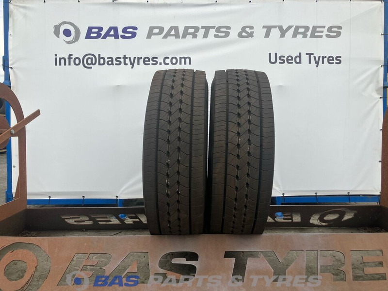 Goodyear Goodyear 315/70R22.5 156/150 M+S 3PMSF gebruikte set - Pneu pour Camion: photos 1 Goodyear Goodyear 315/70R22.5 156/150 M+S 3PMSF gebruikte set - Pneu pour Camion: photos 1