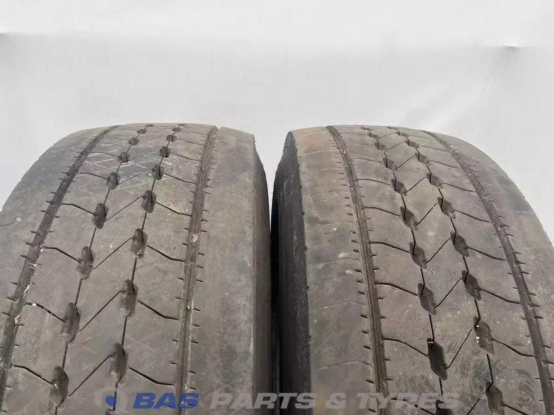 Goodyear Goodyear 315/70R22.5 156/150 M+S 3PMSF gebruikte set - Pneu pour Camion: photos 2 Goodyear Goodyear 315/70R22.5 156/150 M+S 3PMSF gebruikte set - Pneu pour Camion: photos 2