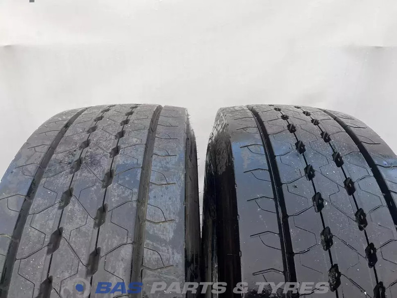 Goodyear Goodyear 315/70R22.5 156/150 M+S 3PMSF gebruikte set - Pneu pour Camion: photos 2 Goodyear Goodyear 315/70R22.5 156/150 M+S 3PMSF gebruikte set - Pneu pour Camion: photos 2
