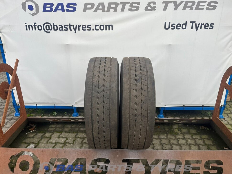 Goodyear Goodyear 315/70R22.5 156/150 M+S 3PMSF gebruikte set - Pneu pour Camion: photos 1 Goodyear Goodyear 315/70R22.5 156/150 M+S 3PMSF gebruikte set - Pneu pour Camion: photos 1