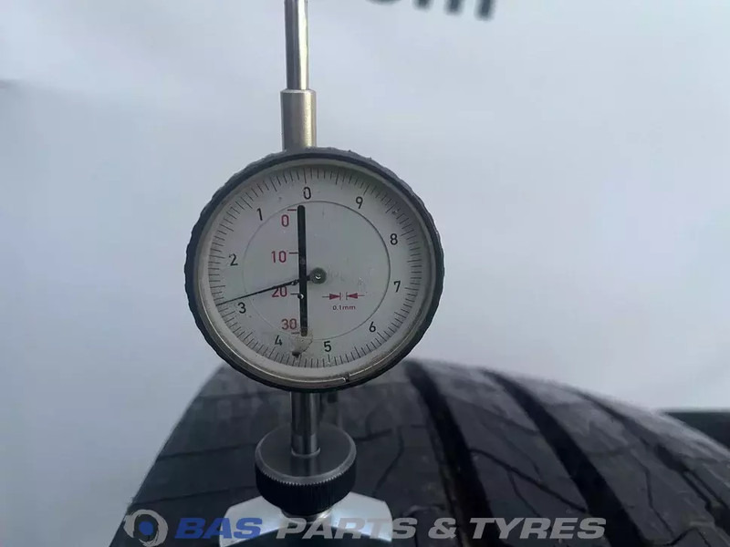 Goodyear Goodyear 315/70R22.5 EQMax S 158/150 M+S 3PMSF gebruikte set - Pneu pour Camion: photos 3 Goodyear Goodyear 315/70R22.5 EQMax S 158/150 M+S 3PMSF gebruikte set - Pneu pour Camion: photos 3