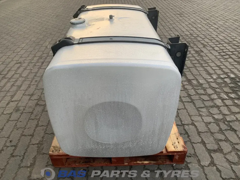 MAN Brandstoftank MAN 580 Liter 81122015967 - Réservoir de carburant pour Camion: photos 4 MAN Brandstoftank MAN 580 Liter 81122015967 - Réservoir de carburant pour Camion: photos 4