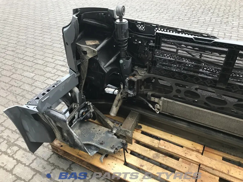 Mercedes-Benz Actros MP4 Bumper Mercedes A 960 310 23 22 - Pare-chocs pour Camion: photos 4 Mercedes-Benz Actros MP4 Bumper Mercedes A 960 310 23 22 - Pare-chocs pour Camion: photos 4