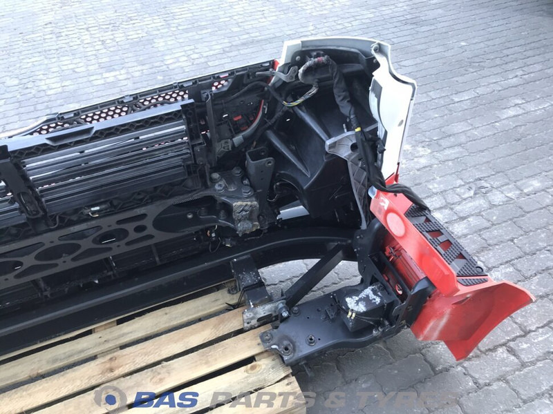 Mercedes-Benz Actros MP4 Bumper Mercedes A 960 820 04 56 - Pare-chocs pour Camion: photos 5 Mercedes-Benz Actros MP4 Bumper Mercedes A 960 820 04 56 - Pare-chocs pour Camion: photos 5