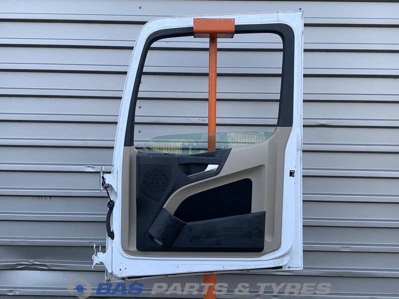 Mercedes-Benz Actros MP4 Portier Rechts Mercedes A 960 720 24 03 - Portière et pièces pour Camion: photos 2 Mercedes-Benz Actros MP4 Portier Rechts Mercedes A 960 720 24 03 - Portière et pièces pour Camion: photos 2