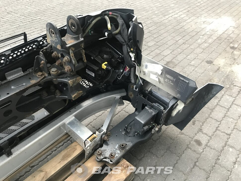 Mercedes-Benz Antos MP4 Bumper Mercedes A 960 310 23 22 - Pare-chocs pour Camion: photos 4 Mercedes-Benz Antos MP4 Bumper Mercedes A 960 310 23 22 - Pare-chocs pour Camion: photos 4