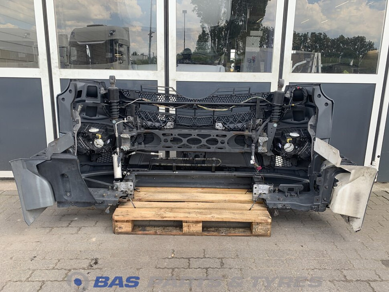 Mercedes-Benz Antos MP4 Bumper Mercedes A 960 310 23 22 - Pare-chocs pour Camion: photos 4 Mercedes-Benz Antos MP4 Bumper Mercedes A 960 310 23 22 - Pare-chocs pour Camion: photos 4