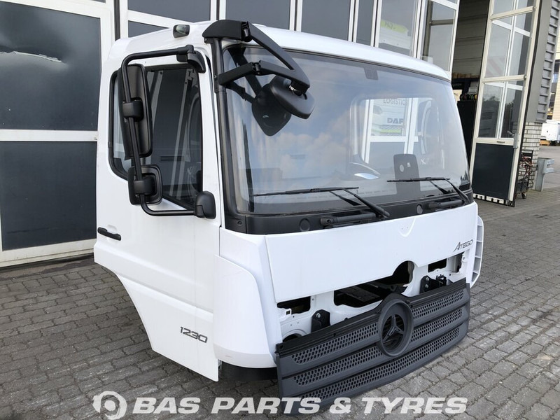 Mercedes-Benz Atego MP4 - Cabine et intérieur pour Camion: photos 2 Mercedes-Benz Atego MP4 - Cabine et intérieur pour Camion: photos 2