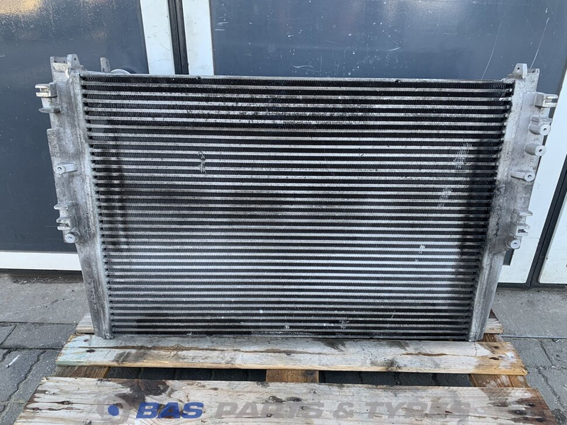 Mercedes-Benz Intercooler Mercedes A 961 500 04 02 - Intercooler pour Camion: photos 2 Mercedes-Benz Intercooler Mercedes A 961 500 04 02 - Intercooler pour Camion: photos 2