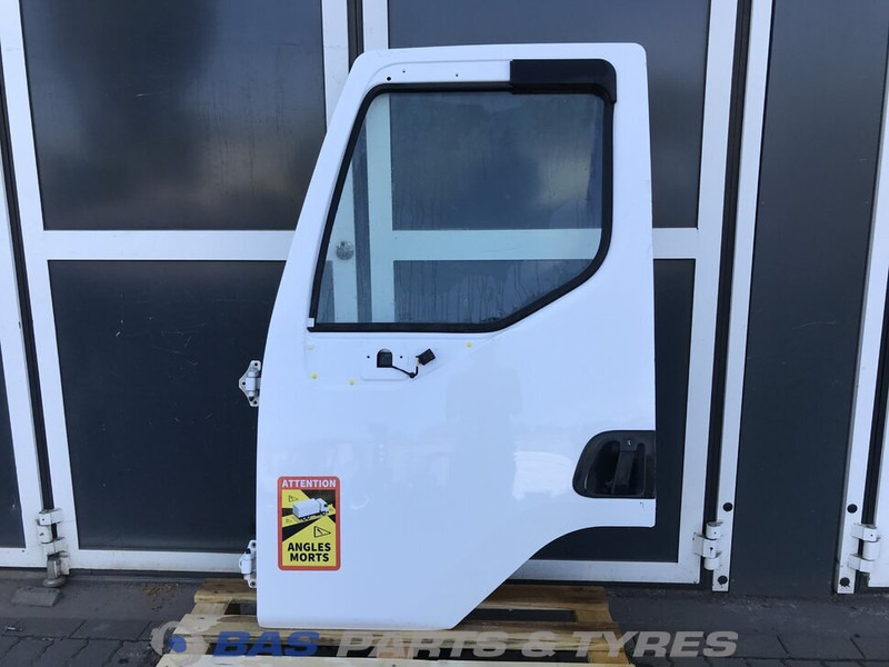 Renault D-Serie - Portière et pièces pour Camion: photos 1 Renault D-Serie - Portière et pièces pour Camion: photos 1