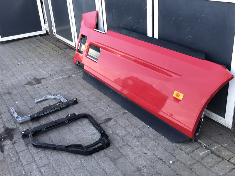 Renault T-Serie Evolution Sideskirt Set Renault 7424134838 - Carrosserie et extérieur pour Camion: photos 2 Renault T-Serie Evolution Sideskirt Set Renault 7424134838 - Carrosserie et extérieur pour Camion: photos 2