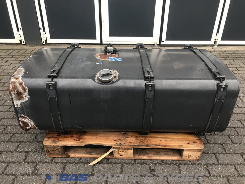 Scania  - Réservoir de carburant pour Camion: photos 1 Scania  - Réservoir de carburant pour Camion: photos 1