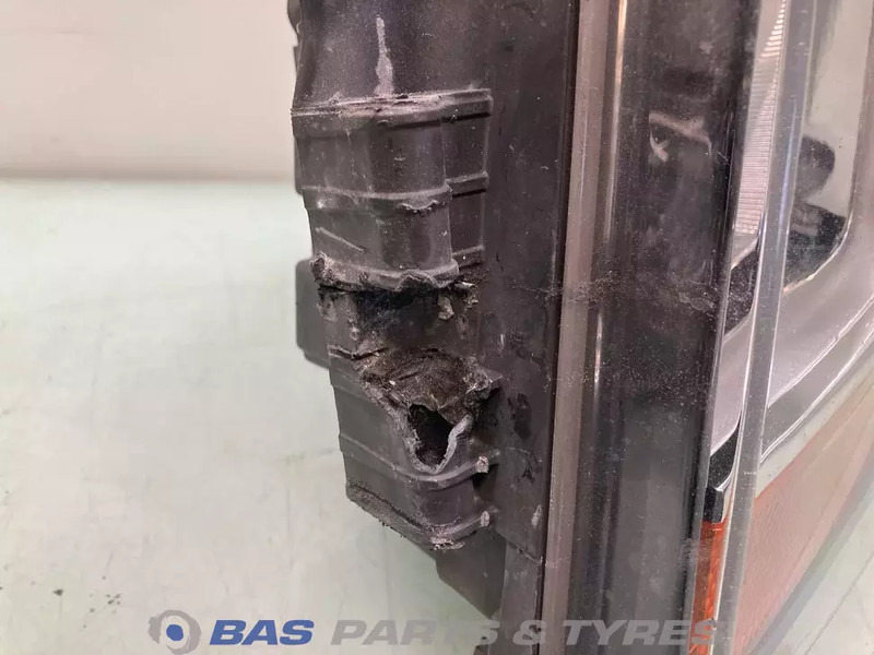 Scania - Feu avant pour Camion: photos 4 Scania - Feu avant pour Camion: photos 4