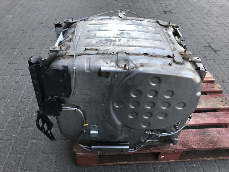 Scania - Silencieux pour Camion: photos 1 Scania - Silencieux pour Camion: photos 1