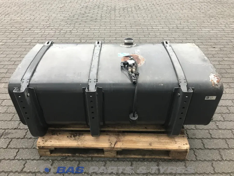 Scania  - Réservoir de carburant pour Camion: photos 3 Scania  - Réservoir de carburant pour Camion: photos 3