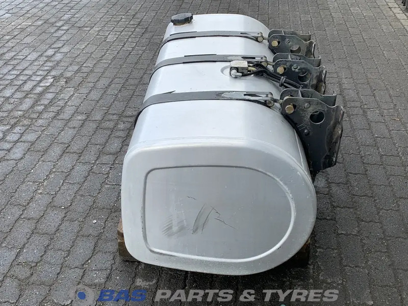 Volvo Brandstoftank Volvo 475 Liter G2010 - Réservoir de carburant pour Camion: photos 3 Volvo Brandstoftank Volvo 475 Liter G2010 - Réservoir de carburant pour Camion: photos 3