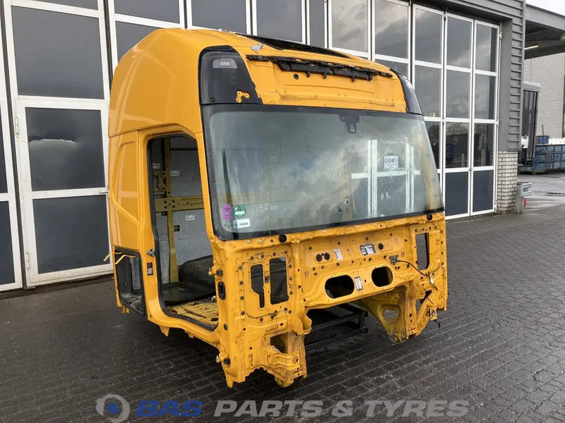 Volvo FH4 Volvo Globetrotter XL L2H3 82271702 - Cabine et intérieur pour Camion: photos 2 Volvo FH4 Volvo Globetrotter XL L2H3 82271702 - Cabine et intérieur pour Camion: photos 2