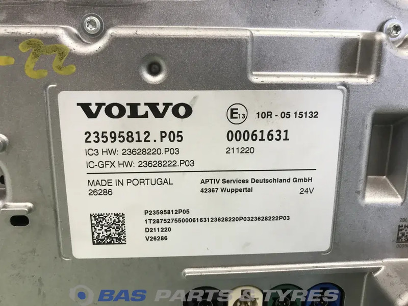 Volvo FH4B - Panel de instrumentos pour Camion: photos 3 Volvo FH4B - Panel de instrumentos pour Camion: photos 3