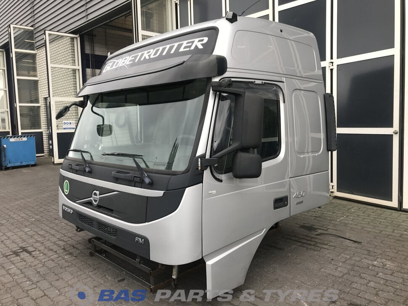 Volvo FM4 Volvo Globetrotter L2H2 3980267 - Cabine et intérieur pour Camion: photos 1 Volvo FM4 Volvo Globetrotter L2H2 3980267 - Cabine et intérieur pour Camion: photos 1